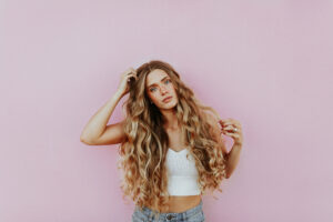 What Causes Hair Breakage and How to Stop It Naturally